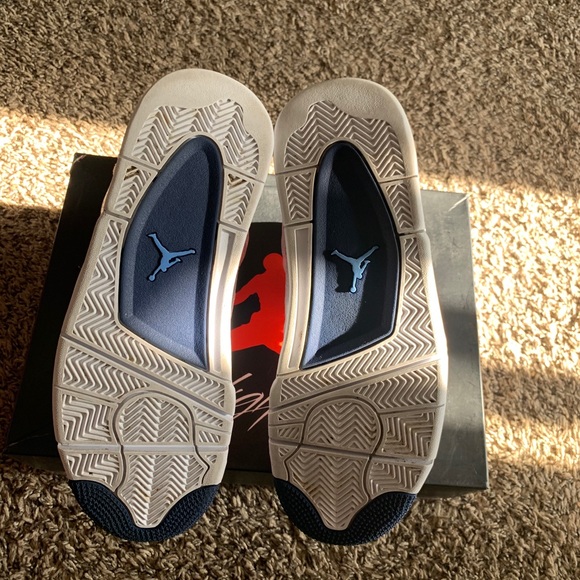 Jordan 4 Columbia - Picture 3 of 5